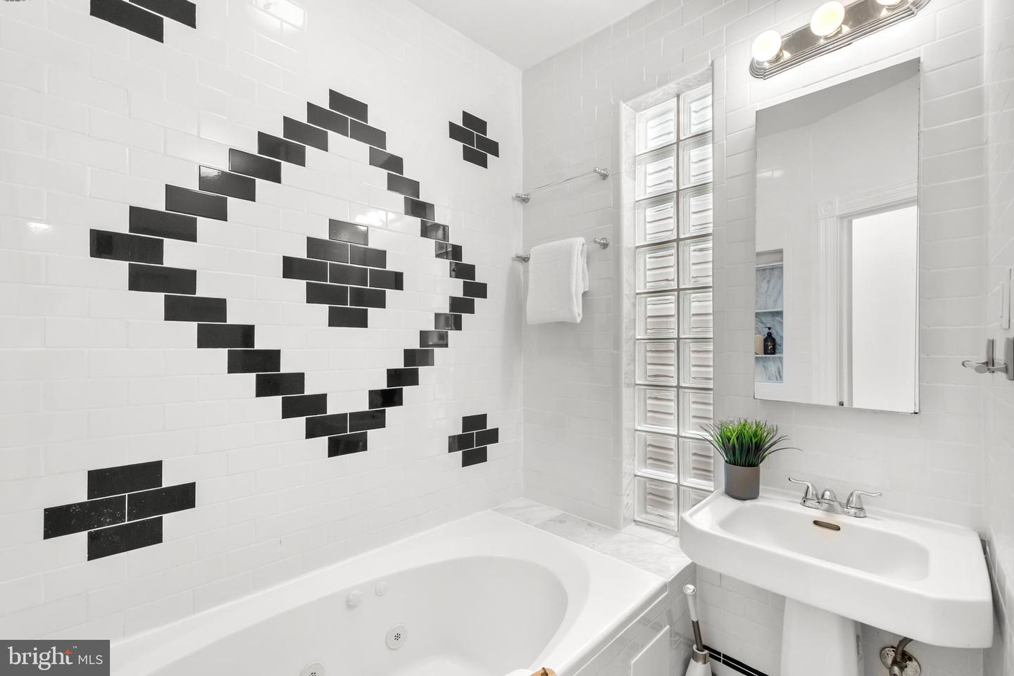 1126 MONTELLO AVE NE, WASHINGTON, District Of Columbia 20002, 3 Bedrooms Bedrooms, ,1 BathroomBathrooms,Residential,For sale,1126 MONTELLO AVE NE,DCDC2232126 MLS # DCDC2232126 1126 MONTELLO AVE NE, WASHINGTON, District Of Columbia 20002, 3 Bedrooms Bedrooms, ,1 BathroomBathrooms,Residential,For sale,1126 MONTELLO AVE NE,DCDC2232126 MLS # DCDC2232126