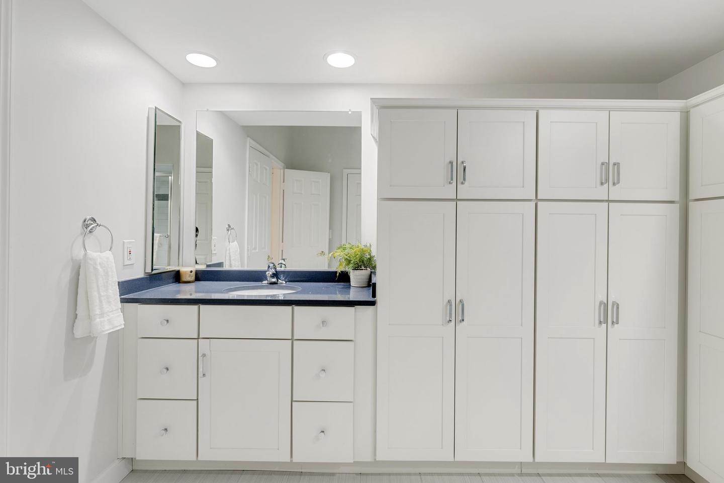 1320 N WAYNE ST #408, ARLINGTON, Virginia 22201, 3 Bedrooms Bedrooms, ,2 BathroomsBathrooms,Residential,For sale,1320 N WAYNE ST #408,VAAR2066102 MLS # VAAR2066102 1320 N WAYNE ST #408, ARLINGTON, Virginia 22201, 3 Bedrooms Bedrooms, ,2 BathroomsBathrooms,Residential,For sale,1320 N WAYNE ST #408,VAAR2066102 MLS # VAAR2066102