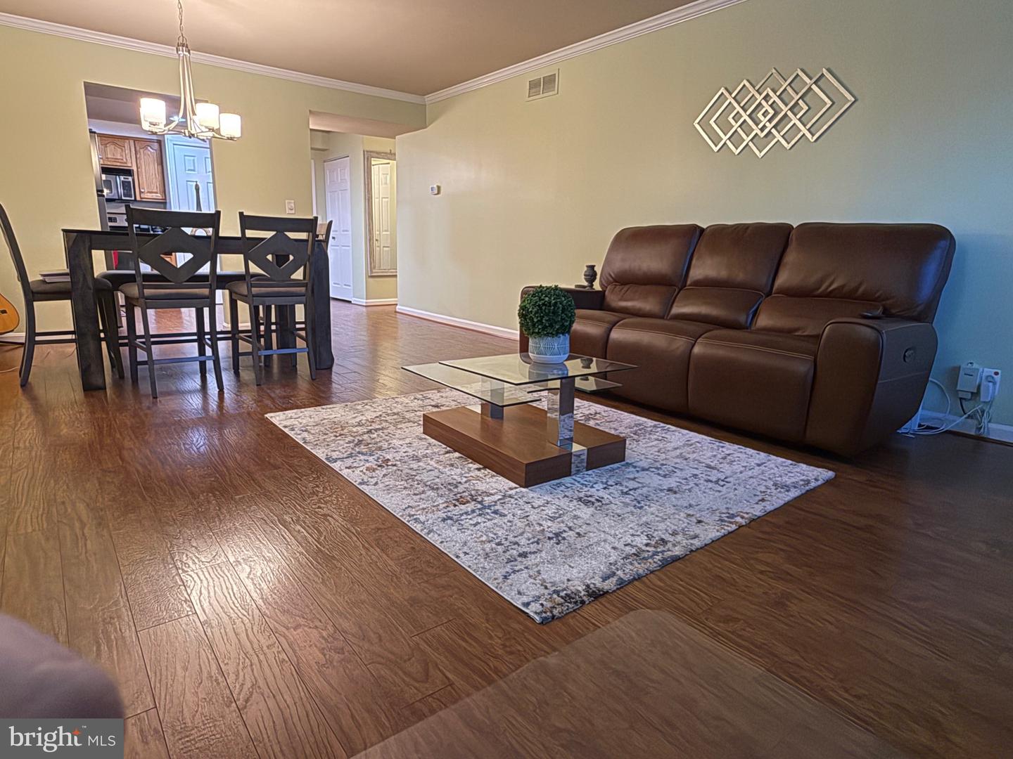 7640 TREMAYNE PL #112, MCLEAN, Virginia 22102, 1 Bedroom Bedrooms, 2 Rooms Rooms,1 BathroomBathrooms,Residential,For sale,7640 TREMAYNE PL #112,VAFX2279504 MLS # VAFX2279504