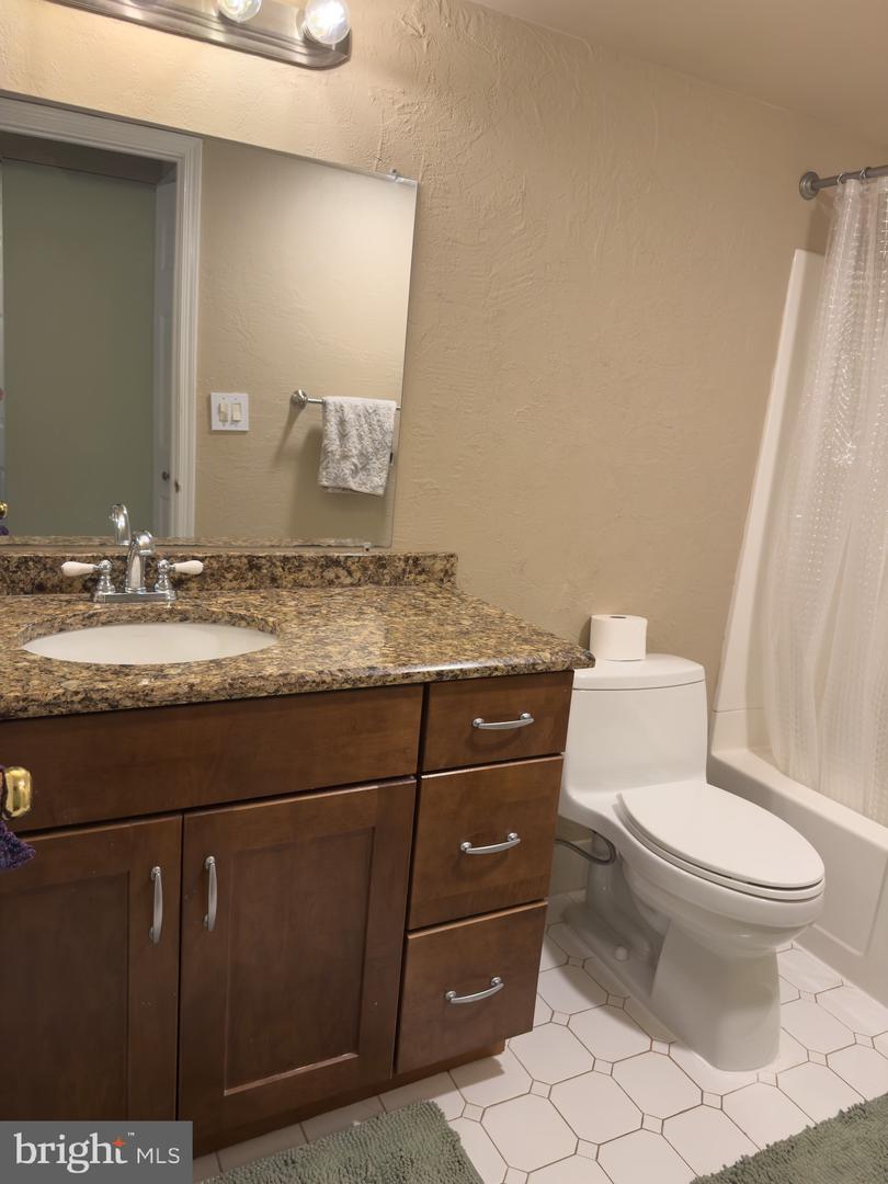 7640 TREMAYNE PL #112, MCLEAN, Virginia 22102, 1 Bedroom Bedrooms, 2 Rooms Rooms,1 BathroomBathrooms,Residential,For sale,7640 TREMAYNE PL #112,VAFX2279504 MLS # VAFX2279504