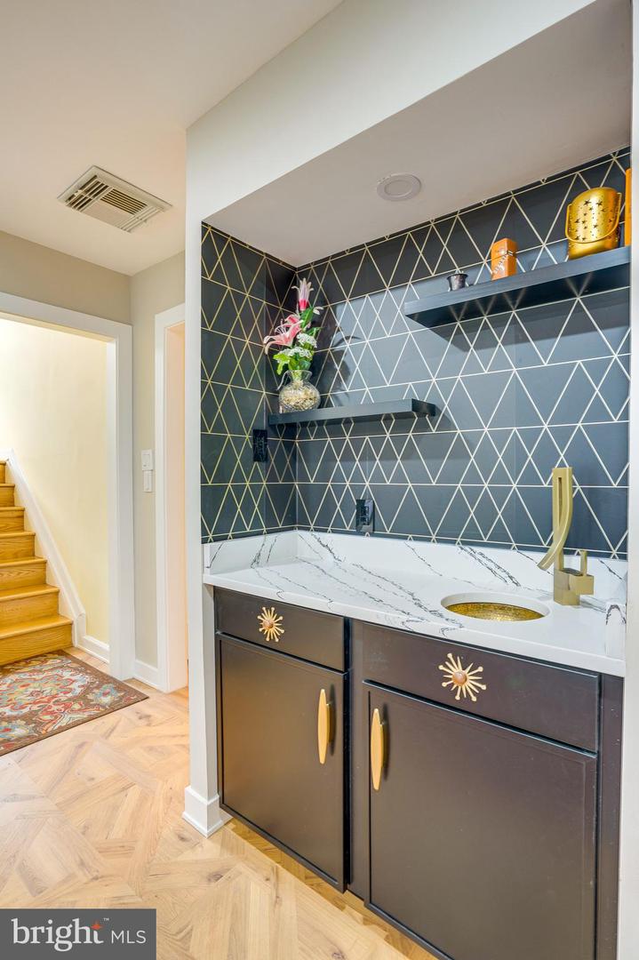 1640 WAINWRIGHT DR, RESTON, Virginia 20190, 4 Bedrooms Bedrooms, ,3 BathroomsBathrooms,Residential,For sale,1640 WAINWRIGHT DR,VAFX2279574 MLS # VAFX2279574