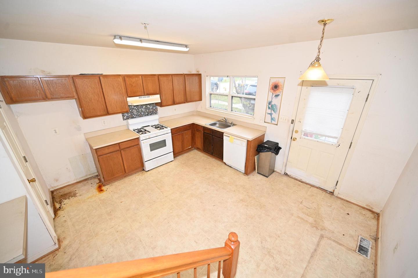 1841 TUBMAN RD SE, WASHINGTON, District Of Columbia 20020, 2 Bedrooms Bedrooms, 6 Rooms Rooms,1 BathroomBathrooms,Residential,For sale,1841 TUBMAN RD SE,DCDC2232304 MLS # DCDC2232304