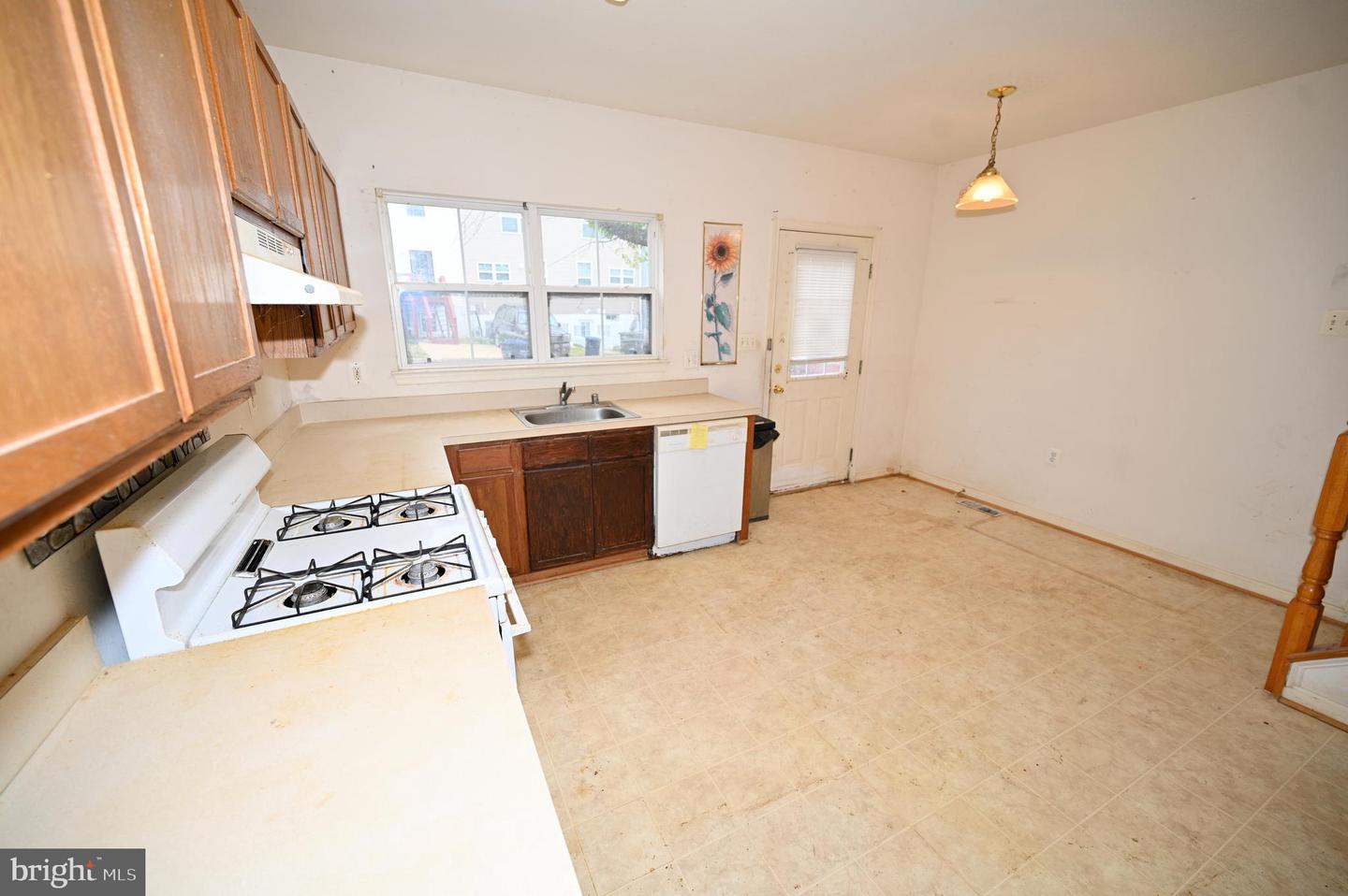 1841 TUBMAN RD SE, WASHINGTON, District Of Columbia 20020, 2 Bedrooms Bedrooms, 6 Rooms Rooms,1 BathroomBathrooms,Residential,For sale,1841 TUBMAN RD SE,DCDC2232304 MLS # DCDC2232304