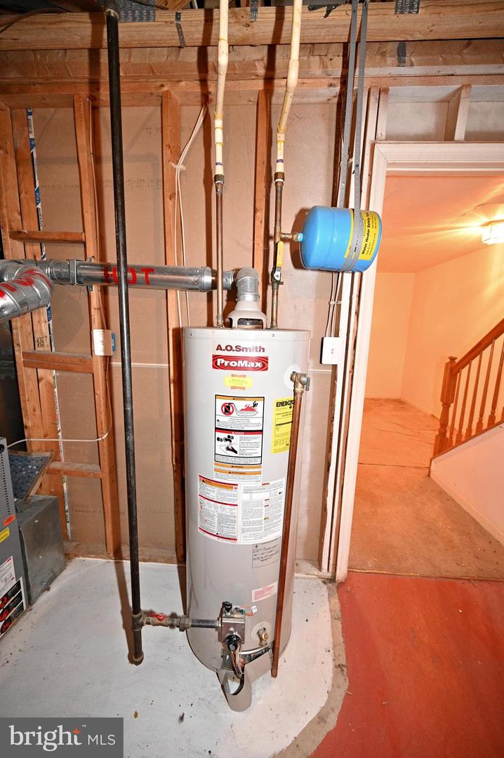 1841 TUBMAN RD SE, WASHINGTON, District Of Columbia 20020, 2 Bedrooms Bedrooms, 6 Rooms Rooms,1 BathroomBathrooms,Residential,For sale,1841 TUBMAN RD SE,DCDC2232304 MLS # DCDC2232304