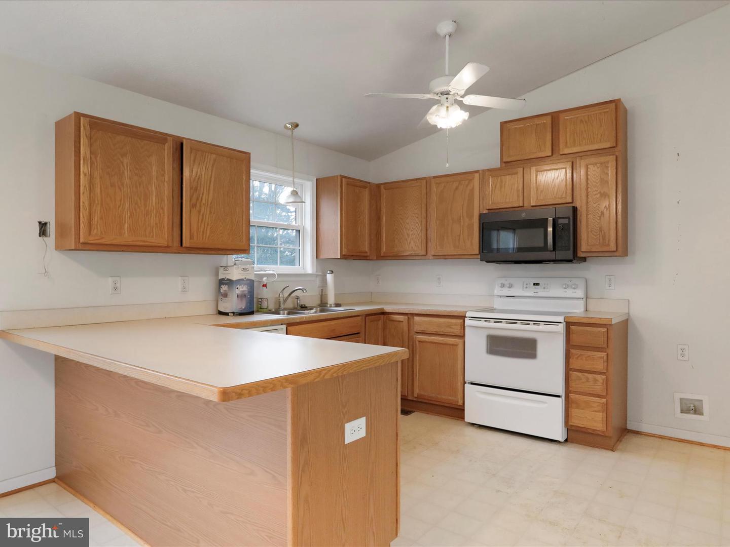 213 BLACK OAK DR, MAURERTOWN, Virginia 22644, 3 Bedrooms Bedrooms, ,2 BathroomsBathrooms,Residential,For sale,213 BLACK OAK DR,VASH2013032 MLS # VASH2013032