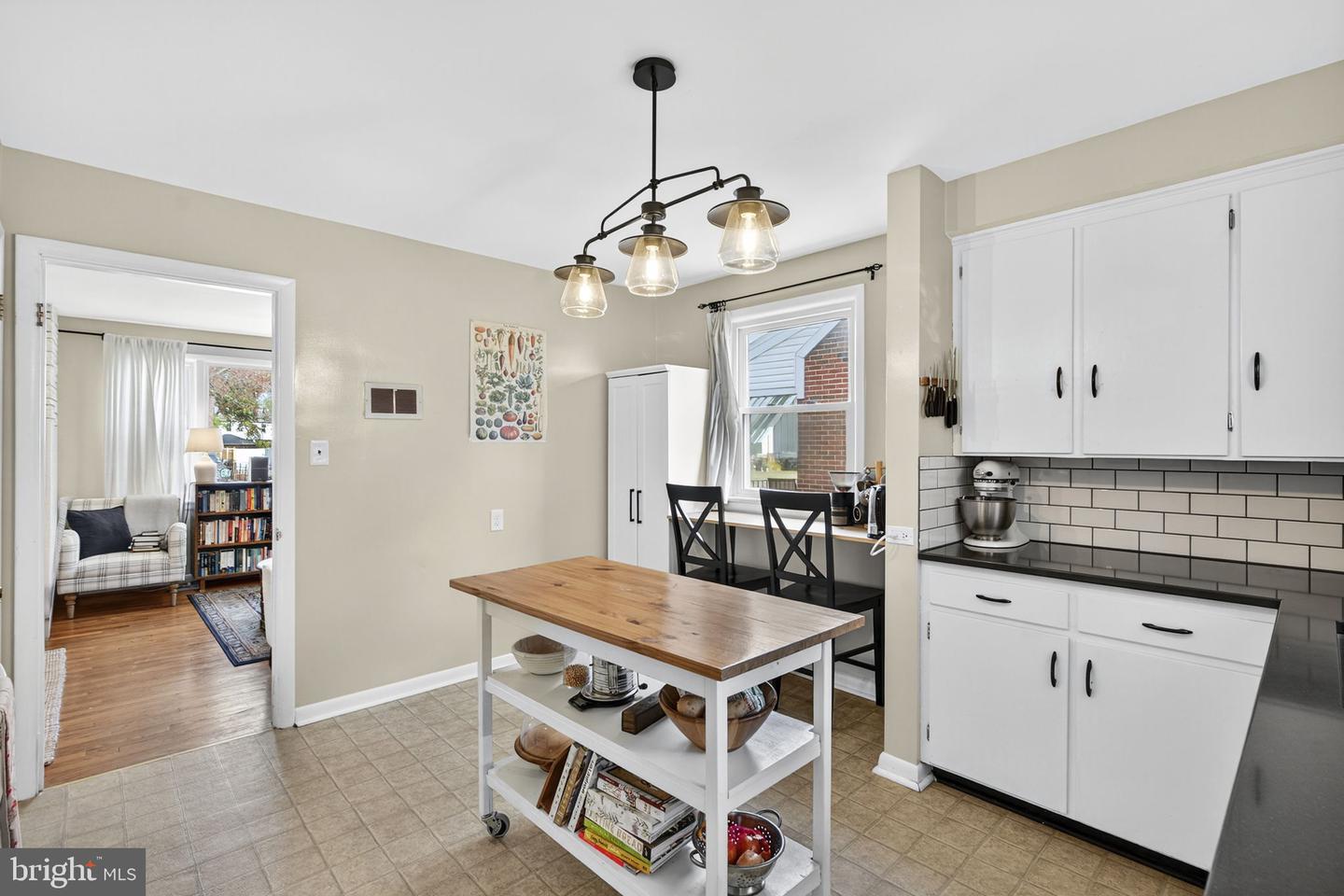 105 W OATES AVE, WINCHESTER, Virginia 22601, 3 Bedrooms Bedrooms, ,2 BathroomsBathrooms,Residential,For sale,105 W OATES AVE,VAWI2009494 MLS # VAWI2009494