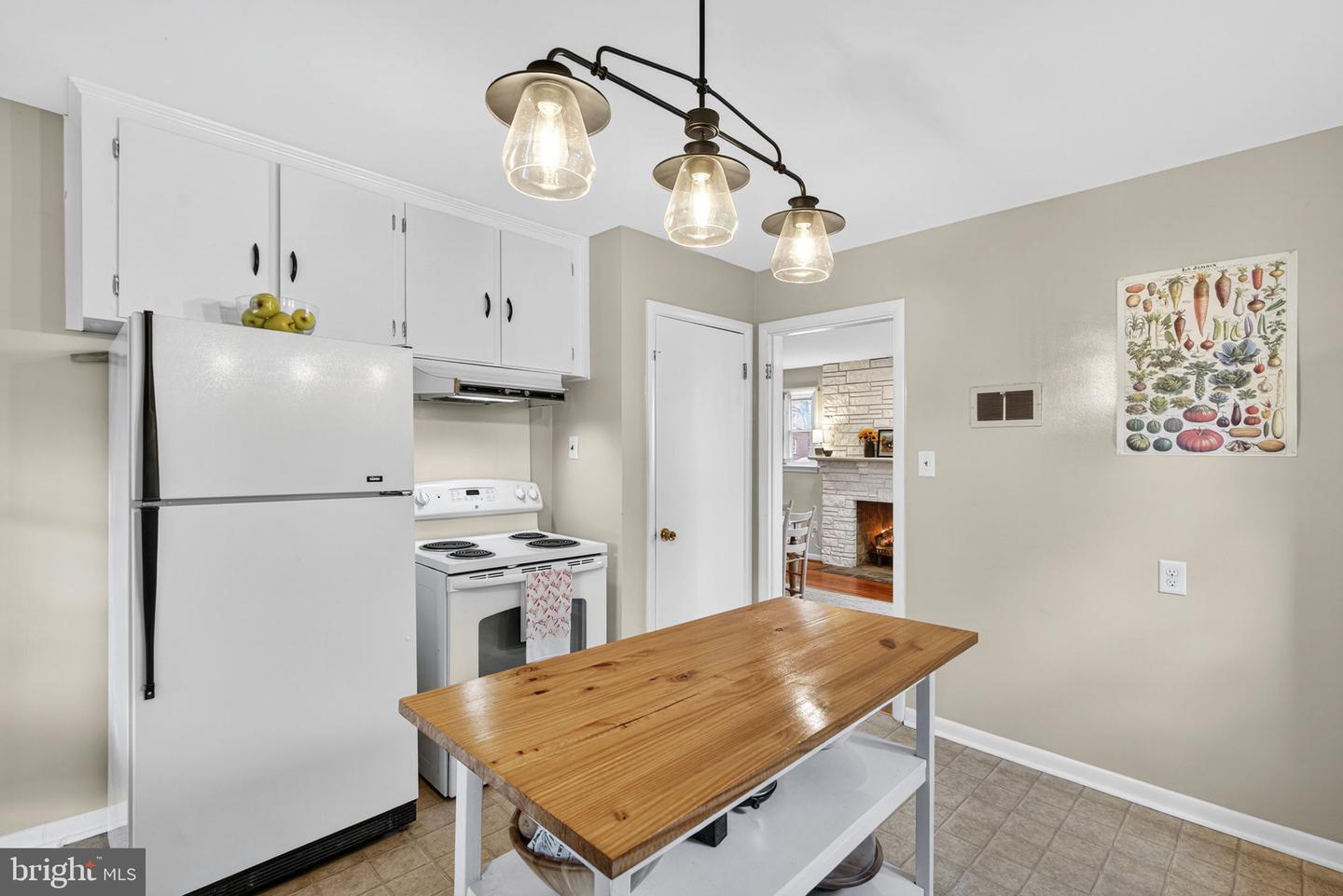 105 W OATES AVE, WINCHESTER, Virginia 22601, 3 Bedrooms Bedrooms, ,2 BathroomsBathrooms,Residential,For sale,105 W OATES AVE,VAWI2009494 MLS # VAWI2009494