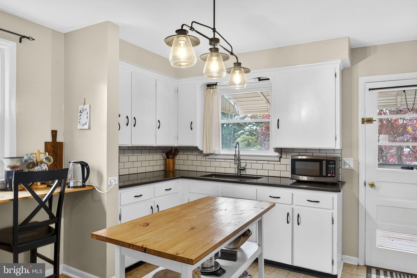 105 W OATES AVE, WINCHESTER, Virginia 22601, 3 Bedrooms Bedrooms, ,2 BathroomsBathrooms,Residential,For sale,105 W OATES AVE,VAWI2009494 MLS # VAWI2009494