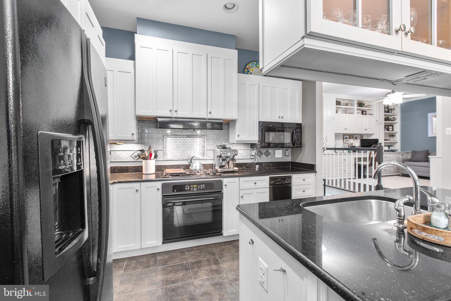 810 BELMONT BAY DR #303, WOODBRIDGE, Virginia 22191, 1 Bedroom Bedrooms, ,1 BathroomBathrooms,Residential,For sale,810 BELMONT BAY DR #303,VAPW2108006 MLS # VAPW2108006