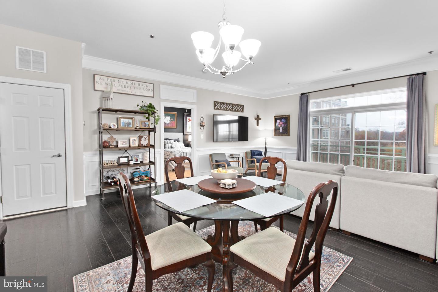 810 BELMONT BAY DR #303, WOODBRIDGE, Virginia 22191, 1 Bedroom Bedrooms, ,1 BathroomBathrooms,Residential,For sale,810 BELMONT BAY DR #303,VAPW2108006 MLS # VAPW2108006