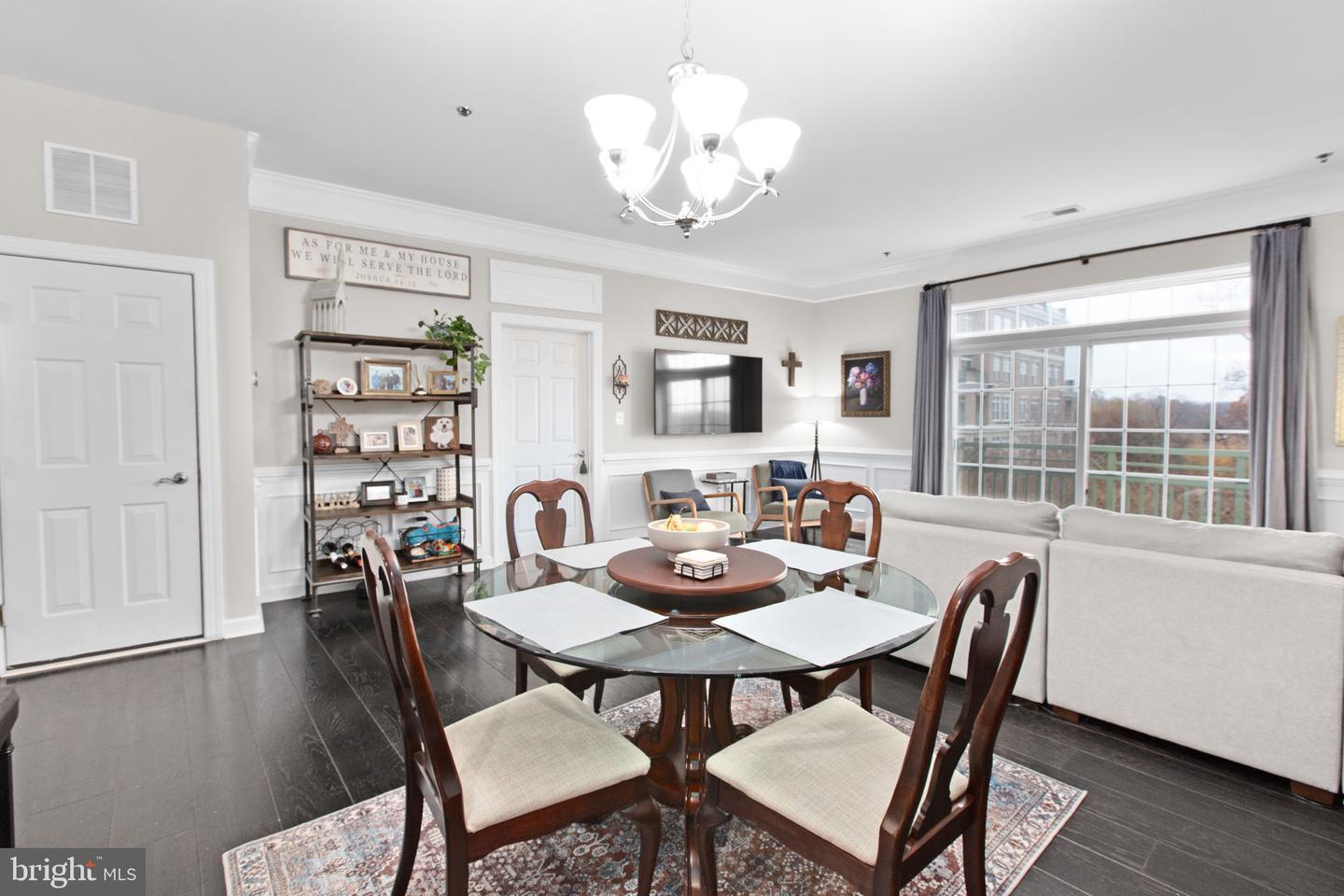 810 BELMONT BAY DR #303, WOODBRIDGE, Virginia 22191, 1 Bedroom Bedrooms, ,1 BathroomBathrooms,Residential,For sale,810 BELMONT BAY DR #303,VAPW2108006 MLS # VAPW2108006