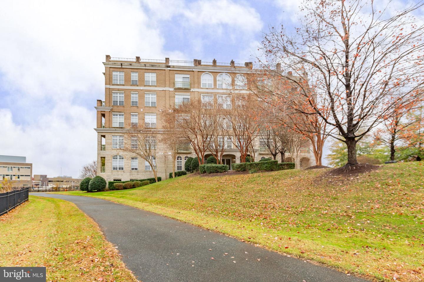 810 BELMONT BAY DR #303, WOODBRIDGE, Virginia 22191, 1 Bedroom Bedrooms, ,1 BathroomBathrooms,Residential,For sale,810 BELMONT BAY DR #303,VAPW2108006 MLS # VAPW2108006