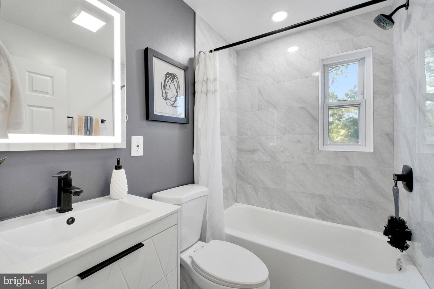 4035 BENNING RD NE, WASHINGTON, District Of Columbia 20019, 3 Bedrooms Bedrooms, 8 Rooms Rooms,2 BathroomsBathrooms,Residential,For sale,4035 BENNING RD NE,DCDC2232360 MLS # DCDC2232360