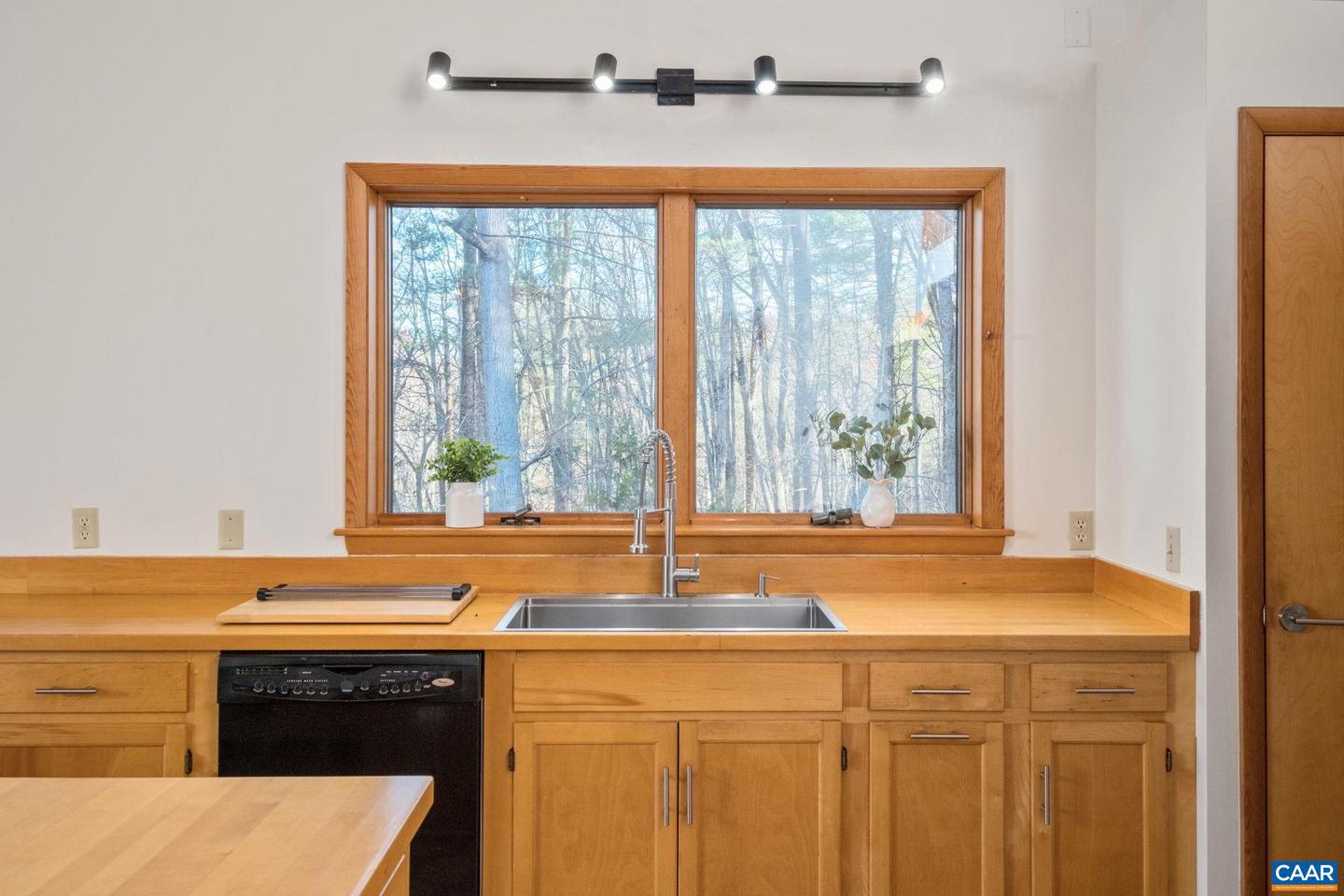 298 COURTHOUSE MOUNTAIN LN, MADISON, Virginia 22727, 3 Bedrooms Bedrooms, ,4 BathroomsBathrooms,Residential,For sale,298 COURTHOUSE MOUNTAIN LN,671261 MLS # 671261