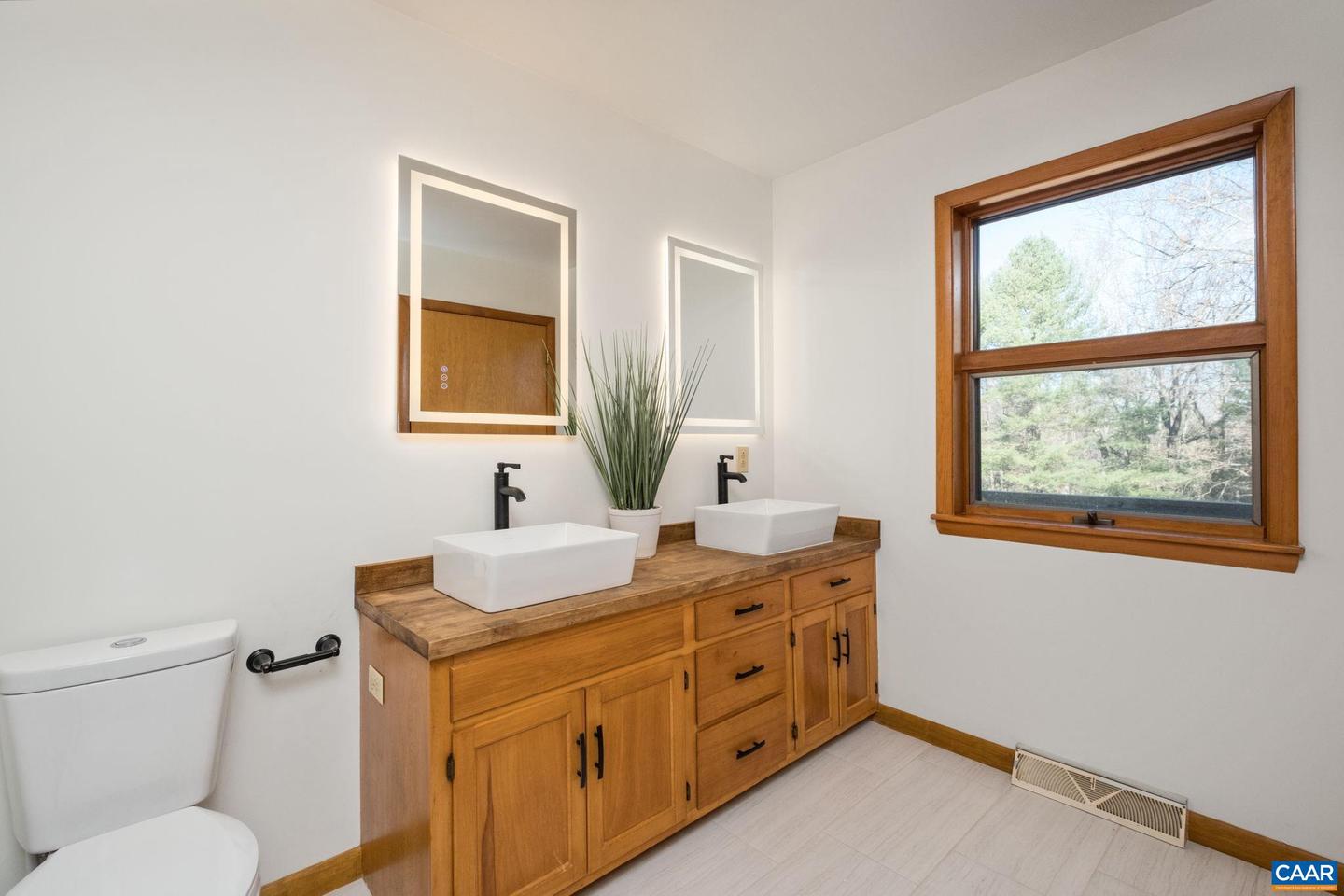 298 COURTHOUSE MOUNTAIN LN, MADISON, Virginia 22727, 3 Bedrooms Bedrooms, ,4 BathroomsBathrooms,Residential,For sale,298 COURTHOUSE MOUNTAIN LN,671261 MLS # 671261