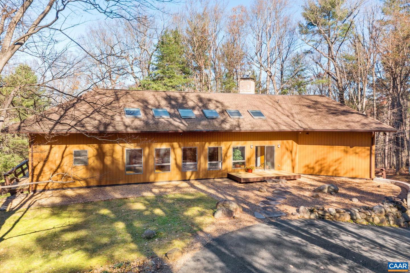 298 COURTHOUSE MOUNTAIN LN, MADISON, Virginia 22727, 3 Bedrooms Bedrooms, ,4 BathroomsBathrooms,Residential,For sale,298 COURTHOUSE MOUNTAIN LN,671261 MLS # 671261