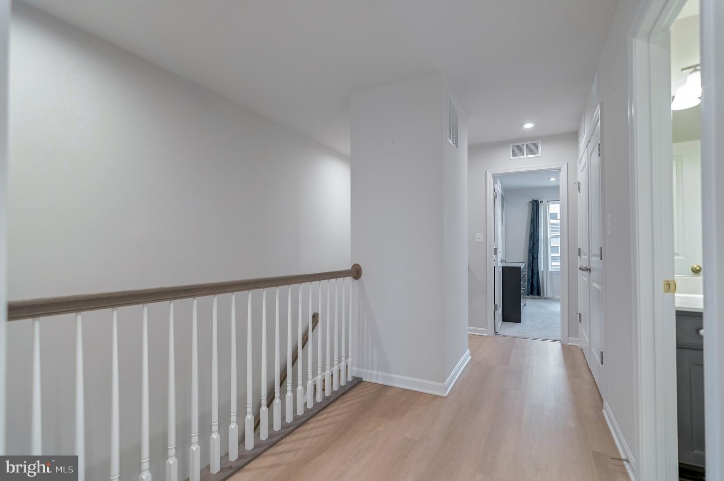 18245 SUMMIT POINTE DR, TRIANGLE, Virginia 22172, 4 Bedrooms Bedrooms, ,3 BathroomsBathrooms,Residential,For sale,18245 SUMMIT POINTE DR,VAPW2108036 MLS # VAPW2108036