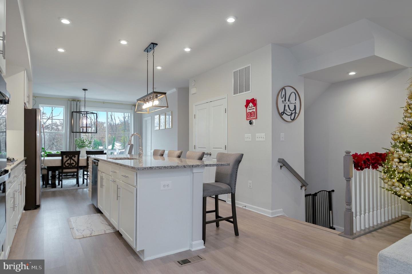 18245 SUMMIT POINTE DR, TRIANGLE, Virginia 22172, 4 Bedrooms Bedrooms, ,3 BathroomsBathrooms,Residential,For sale,18245 SUMMIT POINTE DR,VAPW2108036 MLS # VAPW2108036