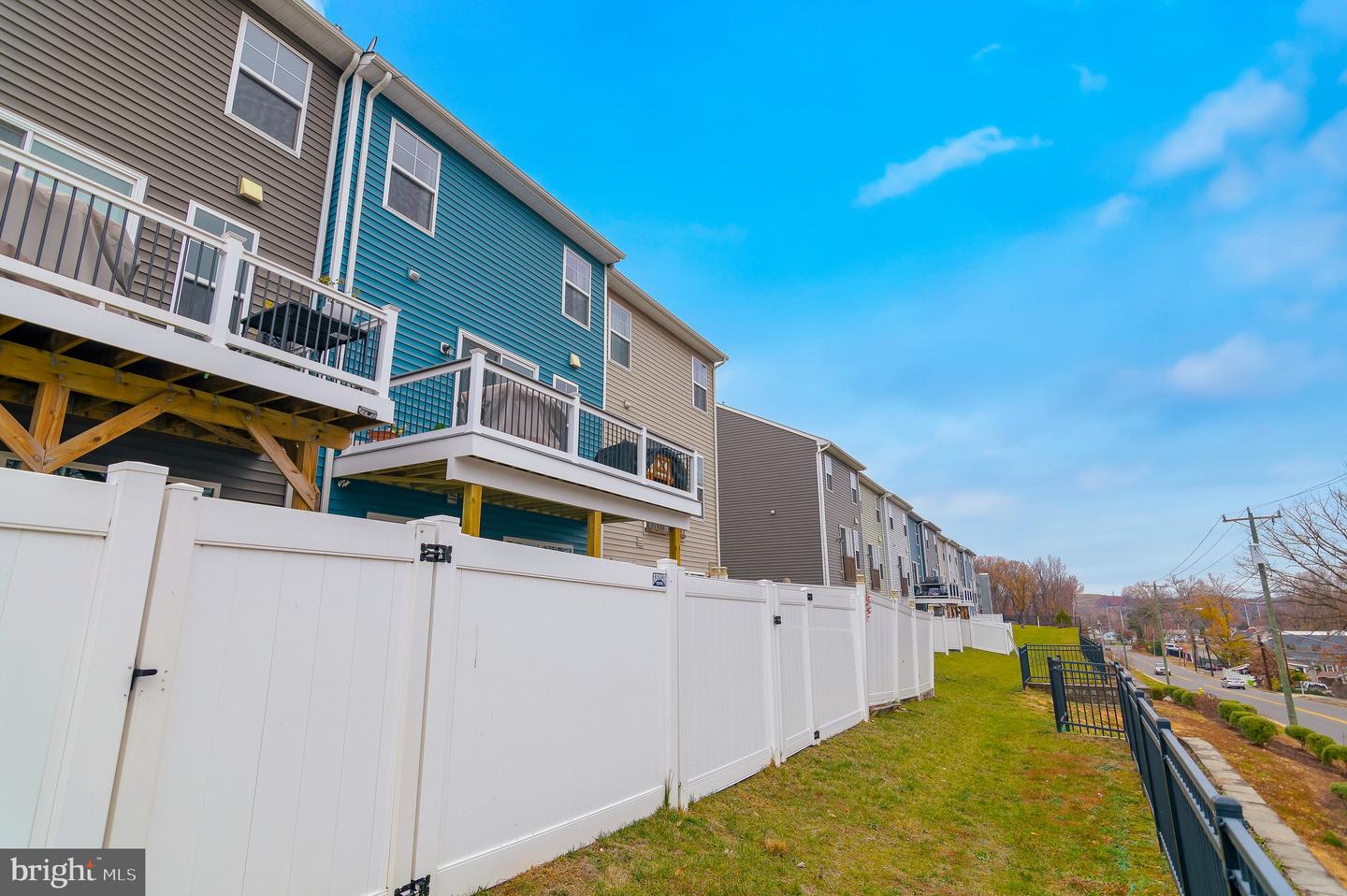 18245 SUMMIT POINTE DR, TRIANGLE, Virginia 22172, 4 Bedrooms Bedrooms, ,3 BathroomsBathrooms,Residential,For sale,18245 SUMMIT POINTE DR,VAPW2108036 MLS # VAPW2108036