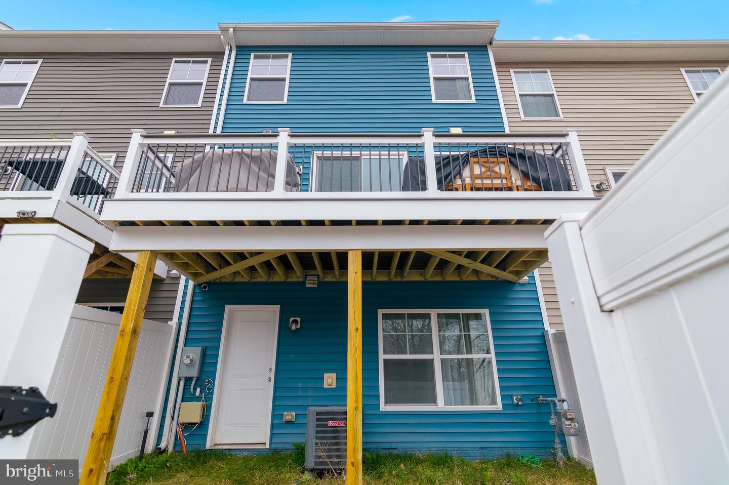 18245 SUMMIT POINTE DR, TRIANGLE, Virginia 22172, 4 Bedrooms Bedrooms, ,3 BathroomsBathrooms,Residential,For sale,18245 SUMMIT POINTE DR,VAPW2108036 MLS # VAPW2108036