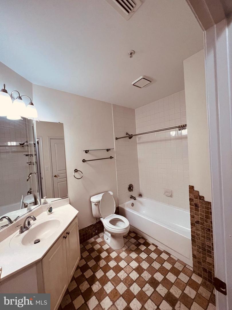 2204 WESTCOURT LN #113, HERNDON, Virginia 20170, 1 Bedroom Bedrooms, ,1 BathroomBathrooms,Residential,For sale,2204 WESTCOURT LN #113,VAFX2279872 MLS # VAFX2279872 2204 WESTCOURT LN #113, HERNDON, Virginia 20170, 1 Bedroom Bedrooms, ,1 BathroomBathrooms,Residential,For sale,2204 WESTCOURT LN #113,VAFX2279872 MLS # VAFX2279872