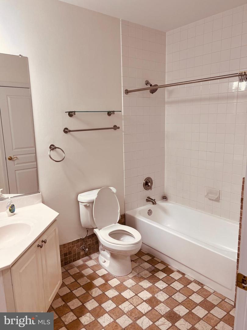 2204 WESTCOURT LN #113, HERNDON, Virginia 20170, 1 Bedroom Bedrooms, ,1 BathroomBathrooms,Residential,For sale,2204 WESTCOURT LN #113,VAFX2279872 MLS # VAFX2279872 2204 WESTCOURT LN #113, HERNDON, Virginia 20170, 1 Bedroom Bedrooms, ,1 BathroomBathrooms,Residential,For sale,2204 WESTCOURT LN #113,VAFX2279872 MLS # VAFX2279872