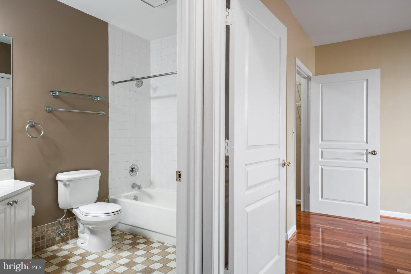 2204 WESTCOURT LN #113, HERNDON, Virginia 20170, 1 Bedroom Bedrooms, ,1 BathroomBathrooms,Residential,For sale,2204 WESTCOURT LN #113,VAFX2279872 MLS # VAFX2279872 2204 WESTCOURT LN #113, HERNDON, Virginia 20170, 1 Bedroom Bedrooms, ,1 BathroomBathrooms,Residential,For sale,2204 WESTCOURT LN #113,VAFX2279872 MLS # VAFX2279872