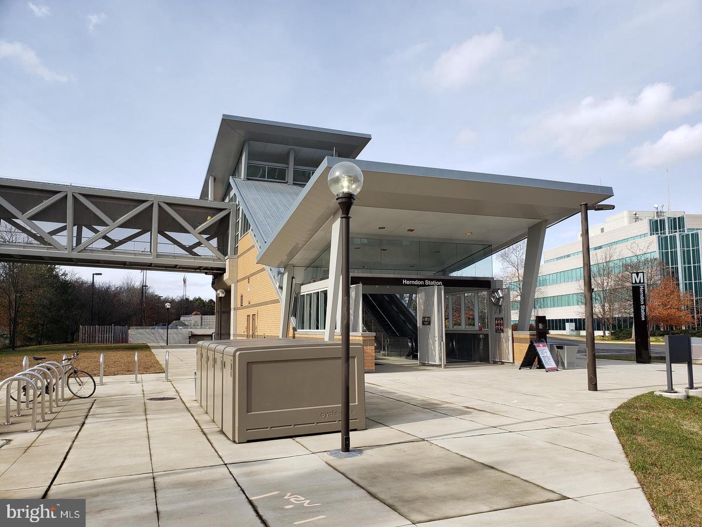 2204 WESTCOURT LN #113, HERNDON, Virginia 20170, 1 Bedroom Bedrooms, ,1 BathroomBathrooms,Residential,For sale,2204 WESTCOURT LN #113,VAFX2279872 MLS # VAFX2279872 2204 WESTCOURT LN #113, HERNDON, Virginia 20170, 1 Bedroom Bedrooms, ,1 BathroomBathrooms,Residential,For sale,2204 WESTCOURT LN #113,VAFX2279872 MLS # VAFX2279872