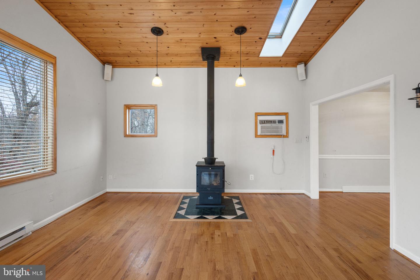 161 BELL HOLLOW LN, BLUEMONT, Virginia 20135, 5 Bedrooms Bedrooms, ,3 BathroomsBathrooms,Residential,For sale,161 BELL HOLLOW LN,VACL2006238 MLS # VACL2006238