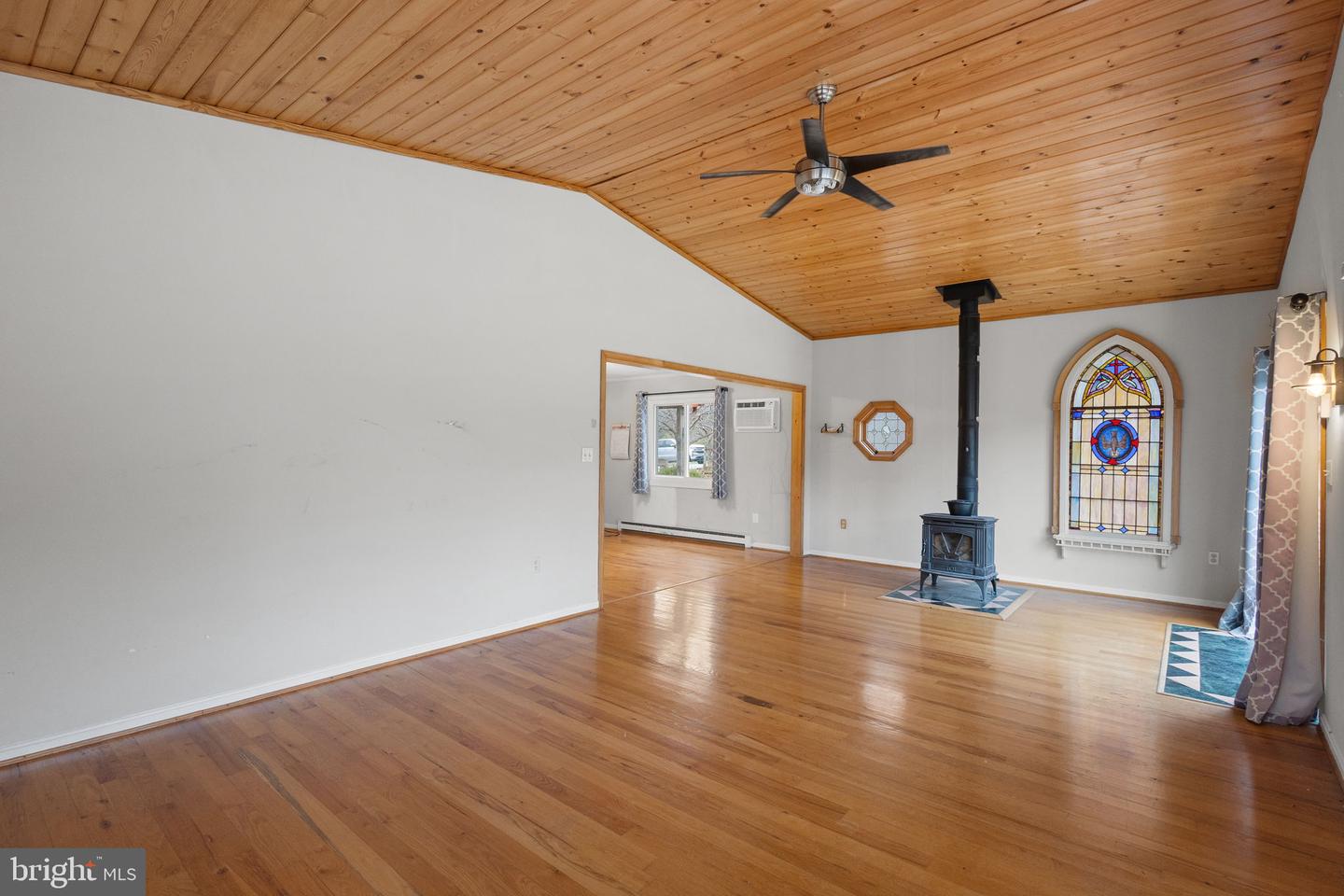 161 BELL HOLLOW LN, BLUEMONT, Virginia 20135, 5 Bedrooms Bedrooms, ,3 BathroomsBathrooms,Residential,For sale,161 BELL HOLLOW LN,VACL2006238 MLS # VACL2006238