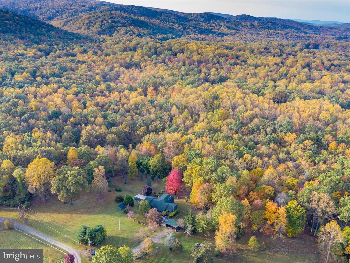 161 BELL HOLLOW LN, BLUEMONT, Virginia 20135, 5 Bedrooms Bedrooms, ,3 BathroomsBathrooms,Residential,For sale,161 BELL HOLLOW LN,VACL2006238 MLS # VACL2006238