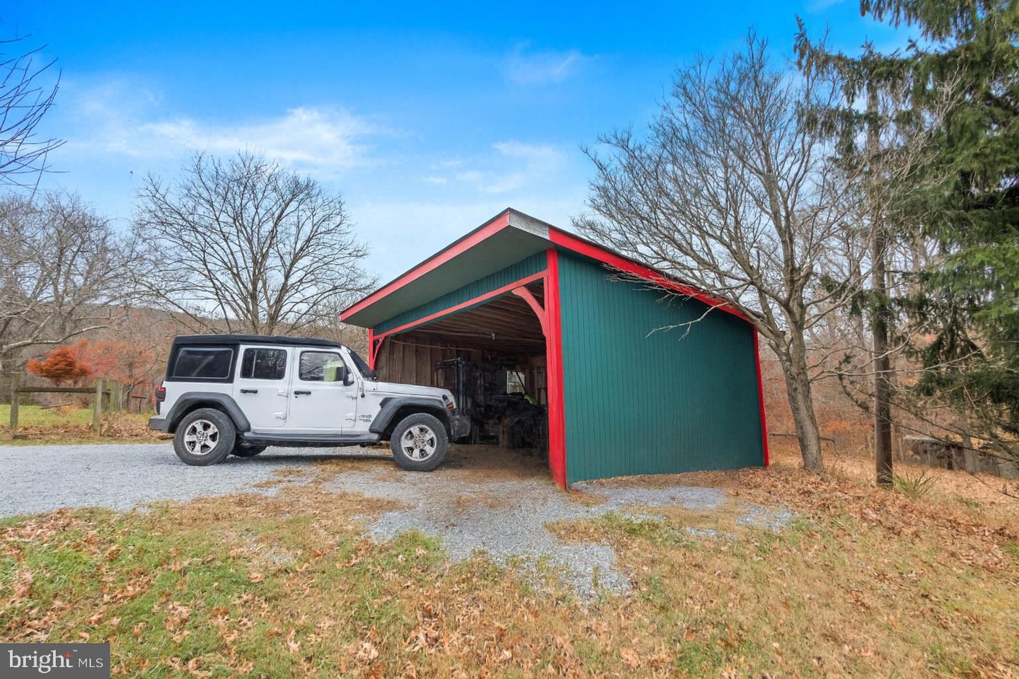 161 BELL HOLLOW LN, BLUEMONT, Virginia 20135, 5 Bedrooms Bedrooms, ,3 BathroomsBathrooms,Residential,For sale,161 BELL HOLLOW LN,VACL2006238 MLS # VACL2006238