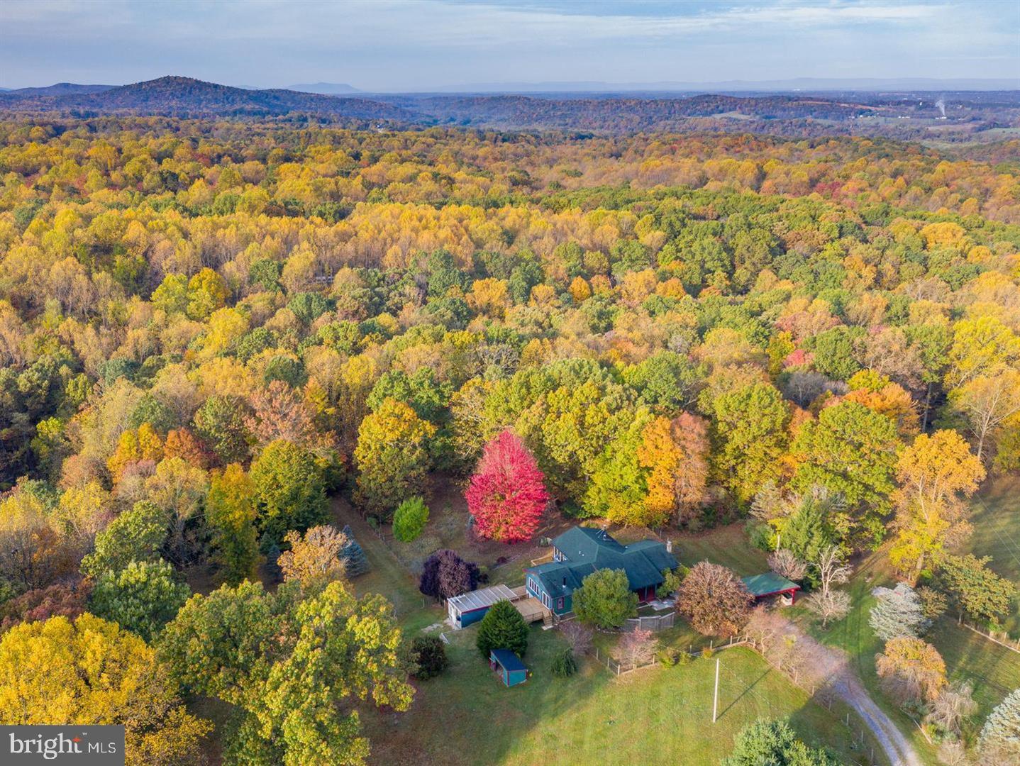 161 BELL HOLLOW LN, BLUEMONT, Virginia 20135, 5 Bedrooms Bedrooms, ,3 BathroomsBathrooms,Residential,For sale,161 BELL HOLLOW LN,VACL2006238 MLS # VACL2006238