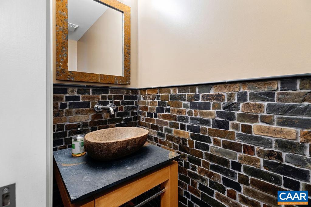 293 WHITE OAK DR, WINTERGREEN RESORT, Virginia 22967, 5 Bedrooms Bedrooms, ,3 BathroomsBathrooms,Residential,For sale,293 WHITE OAK DR,671305 MLS # 671305 293 WHITE OAK DR, WINTERGREEN RESORT, Virginia 22967, 5 Bedrooms Bedrooms, ,3 BathroomsBathrooms,Residential,For sale,293 WHITE OAK DR,671305 MLS # 671305