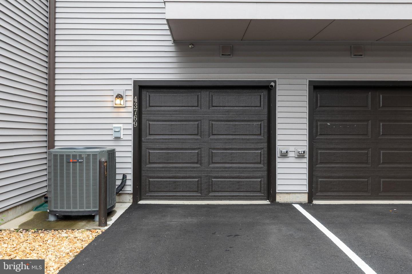 43769 TRANSIT SQ, ASHBURN, Virginia 20147, 3 Bedrooms Bedrooms, ,2 BathroomsBathrooms,Residential,For sale,43769 TRANSIT SQ,VALO2111418 MLS # VALO2111418 43769 TRANSIT SQ, ASHBURN, Virginia 20147, 3 Bedrooms Bedrooms, ,2 BathroomsBathrooms,Residential,For sale,43769 TRANSIT SQ,VALO2111418 MLS # VALO2111418