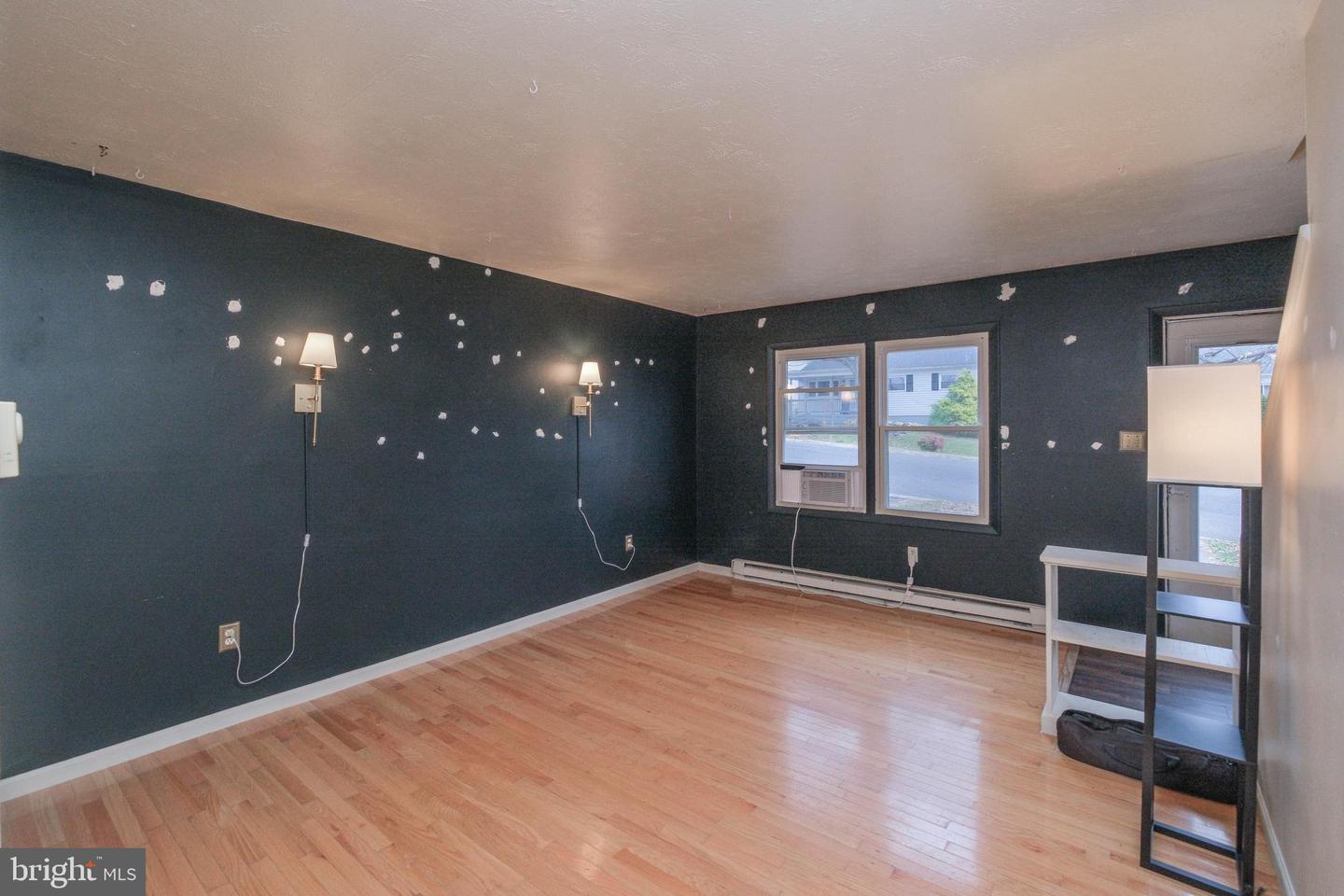 1330 MONROE AVE, FRONT ROYAL, Virginia 22630, 2 Bedrooms Bedrooms, ,1 BathroomBathrooms,Residential,For sale,1330 MONROE AVE,VAWR2012816 MLS # VAWR2012816 1330 MONROE AVE, FRONT ROYAL, Virginia 22630, 2 Bedrooms Bedrooms, ,1 BathroomBathrooms,Residential,For sale,1330 MONROE AVE,VAWR2012816 MLS # VAWR2012816