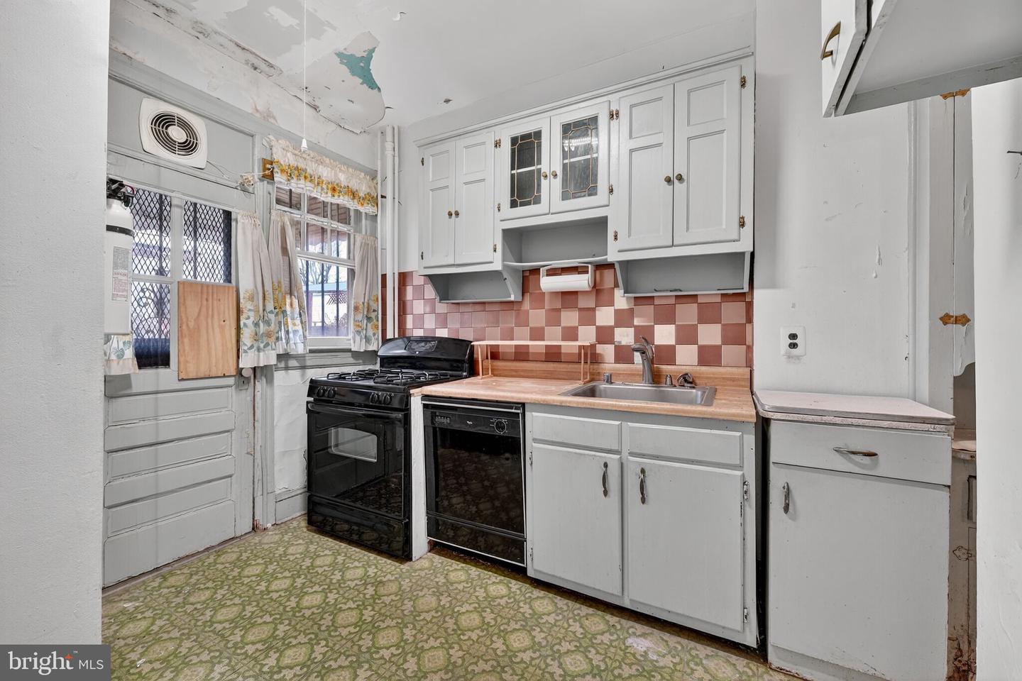 1424 TAYLOR ST NW, WASHINGTON, District Of Columbia 20011, 4 Bedrooms Bedrooms, ,2 BathroomsBathrooms,Residential,For sale,1424 TAYLOR ST NW,DCDC2232582 MLS # DCDC2232582 1424 TAYLOR ST NW, WASHINGTON, District Of Columbia 20011, 4 Bedrooms Bedrooms, ,2 BathroomsBathrooms,Residential,For sale,1424 TAYLOR ST NW,DCDC2232582 MLS # DCDC2232582