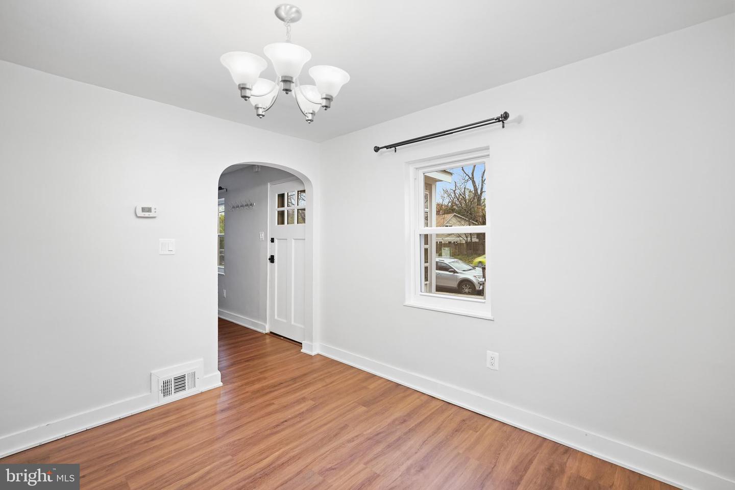 1008 N ROOSEVELT ST, ARLINGTON, Virginia 22205, 3 Bedrooms Bedrooms, ,2 BathroomsBathrooms,Residential,For sale,1008 N ROOSEVELT ST,VAAR2066282 MLS # VAAR2066282