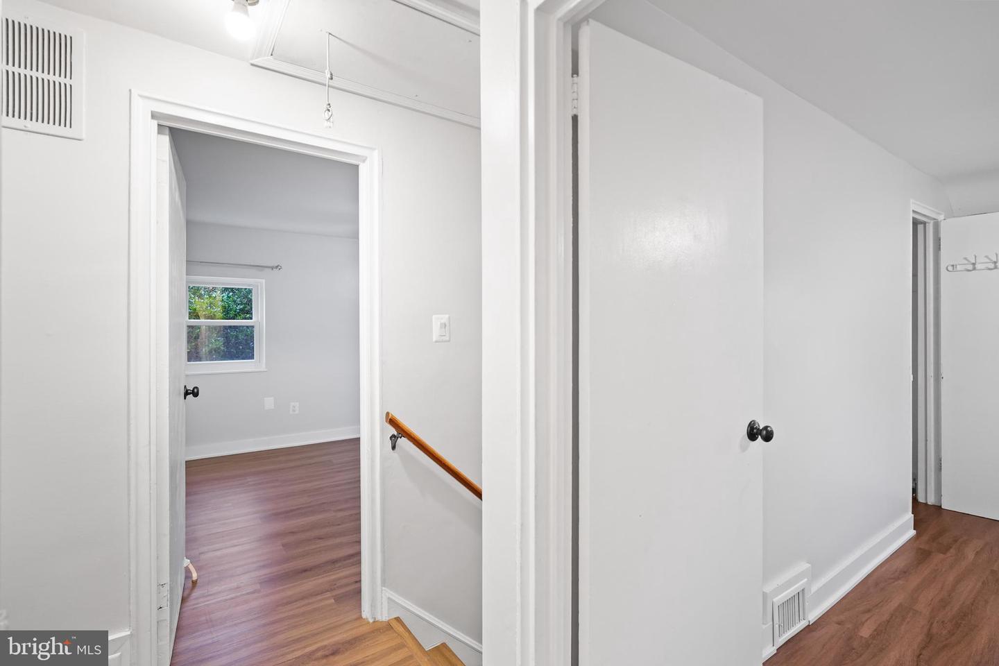 1008 N ROOSEVELT ST, ARLINGTON, Virginia 22205, 3 Bedrooms Bedrooms, ,2 BathroomsBathrooms,Residential,For sale,1008 N ROOSEVELT ST,VAAR2066282 MLS # VAAR2066282