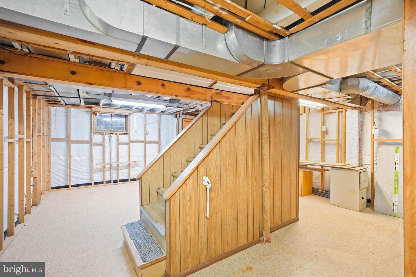 1008 N ROOSEVELT ST, ARLINGTON, Virginia 22205, 3 Bedrooms Bedrooms, ,2 BathroomsBathrooms,Residential,For sale,1008 N ROOSEVELT ST,VAAR2066282 MLS # VAAR2066282