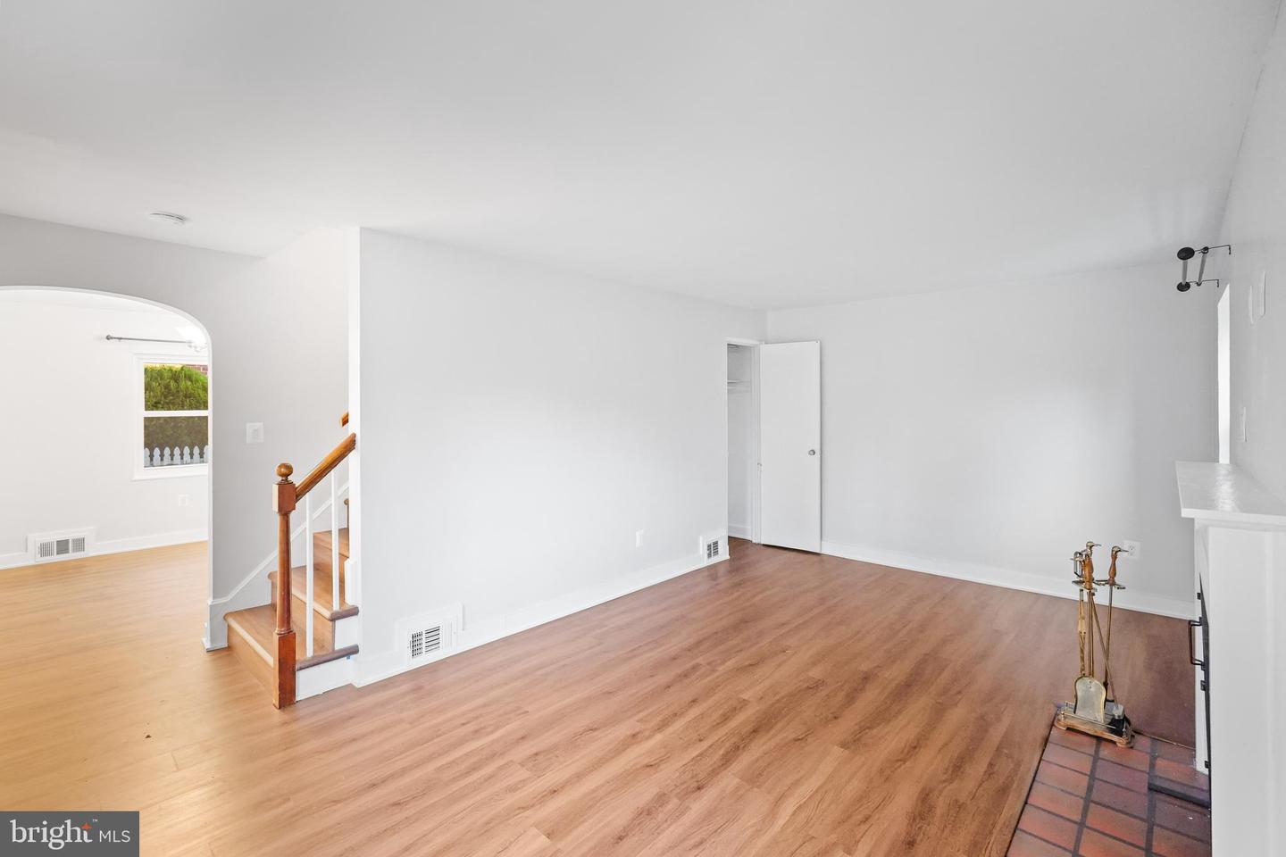 1008 N ROOSEVELT ST, ARLINGTON, Virginia 22205, 3 Bedrooms Bedrooms, ,2 BathroomsBathrooms,Residential,For sale,1008 N ROOSEVELT ST,VAAR2066282 MLS # VAAR2066282