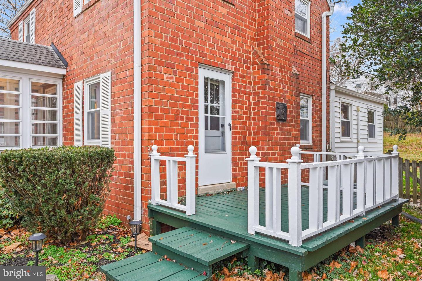 1008 N ROOSEVELT ST, ARLINGTON, Virginia 22205, 3 Bedrooms Bedrooms, ,2 BathroomsBathrooms,Residential,For sale,1008 N ROOSEVELT ST,VAAR2066282 MLS # VAAR2066282