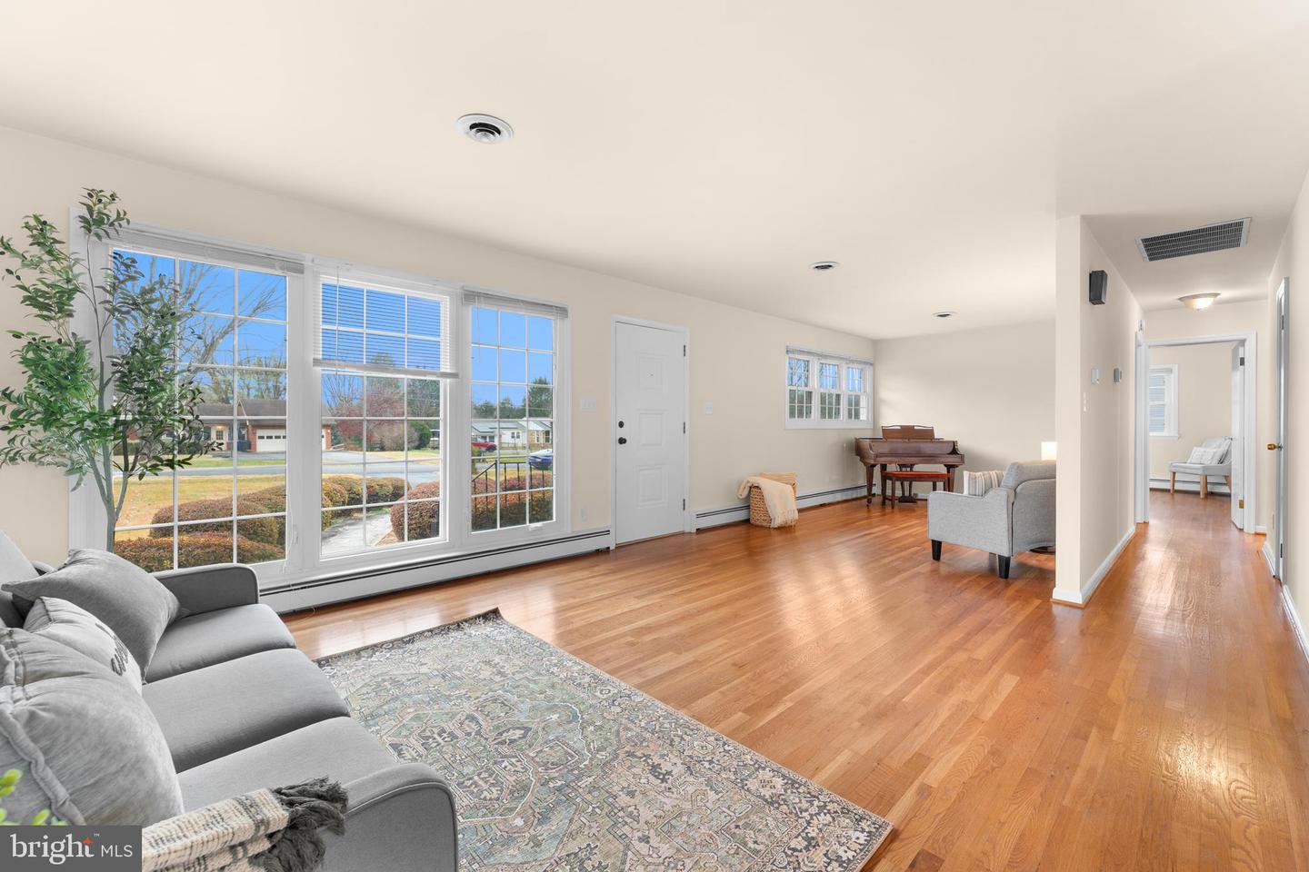 565 SOLGROVE RD, WARRENTON, Virginia 20186, 2 Bedrooms Bedrooms, ,1 BathroomBathrooms,Residential,For sale,565 SOLGROVE RD,VAFQ2019716 MLS # VAFQ2019716