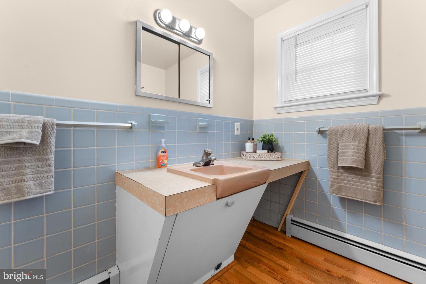 565 SOLGROVE RD, WARRENTON, Virginia 20186, 2 Bedrooms Bedrooms, ,1 BathroomBathrooms,Residential,For sale,565 SOLGROVE RD,VAFQ2019716 MLS # VAFQ2019716