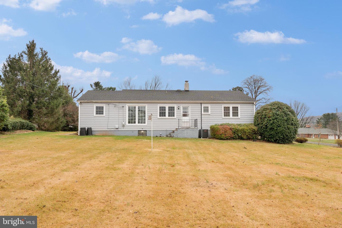 565 SOLGROVE RD, WARRENTON, Virginia 20186, 2 Bedrooms Bedrooms, ,1 BathroomBathrooms,Residential,For sale,565 SOLGROVE RD,VAFQ2019716 MLS # VAFQ2019716