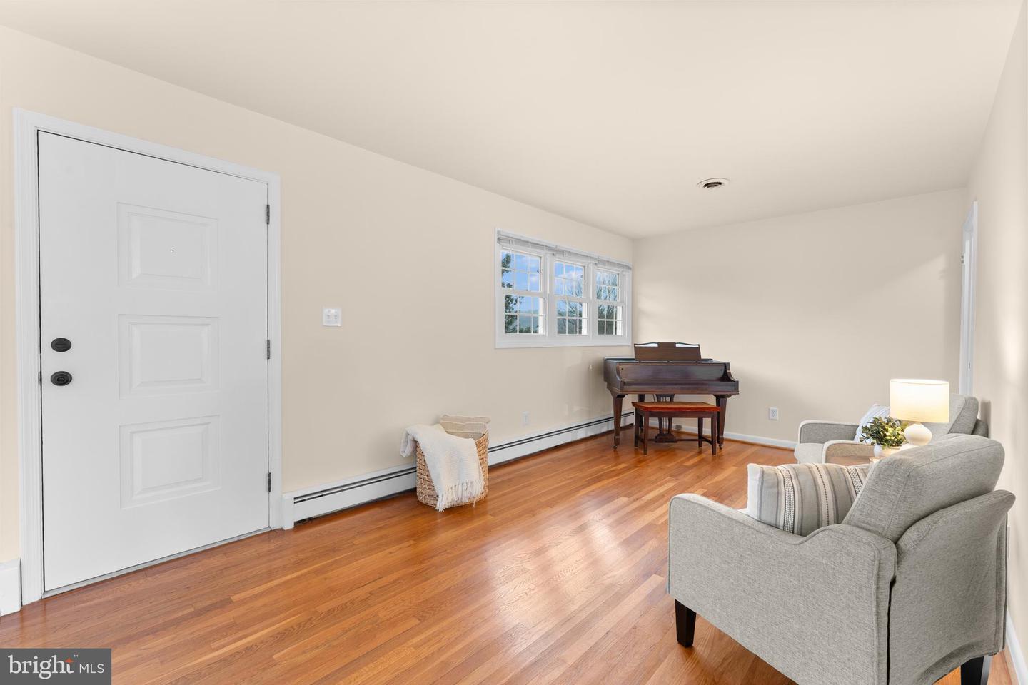 565 SOLGROVE RD, WARRENTON, Virginia 20186, 2 Bedrooms Bedrooms, ,1 BathroomBathrooms,Residential,For sale,565 SOLGROVE RD,VAFQ2019716 MLS # VAFQ2019716