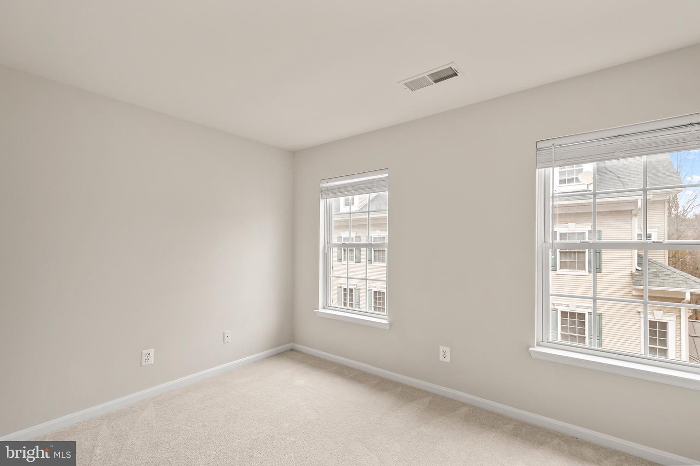 8934 MILFORD HAVEN CT #B, LORTON, Virginia 22079, 3 Bedrooms Bedrooms, ,2 BathroomsBathrooms,Residential,For sale,8934 MILFORD HAVEN CT #B,VAFX2279916 MLS # VAFX2279916