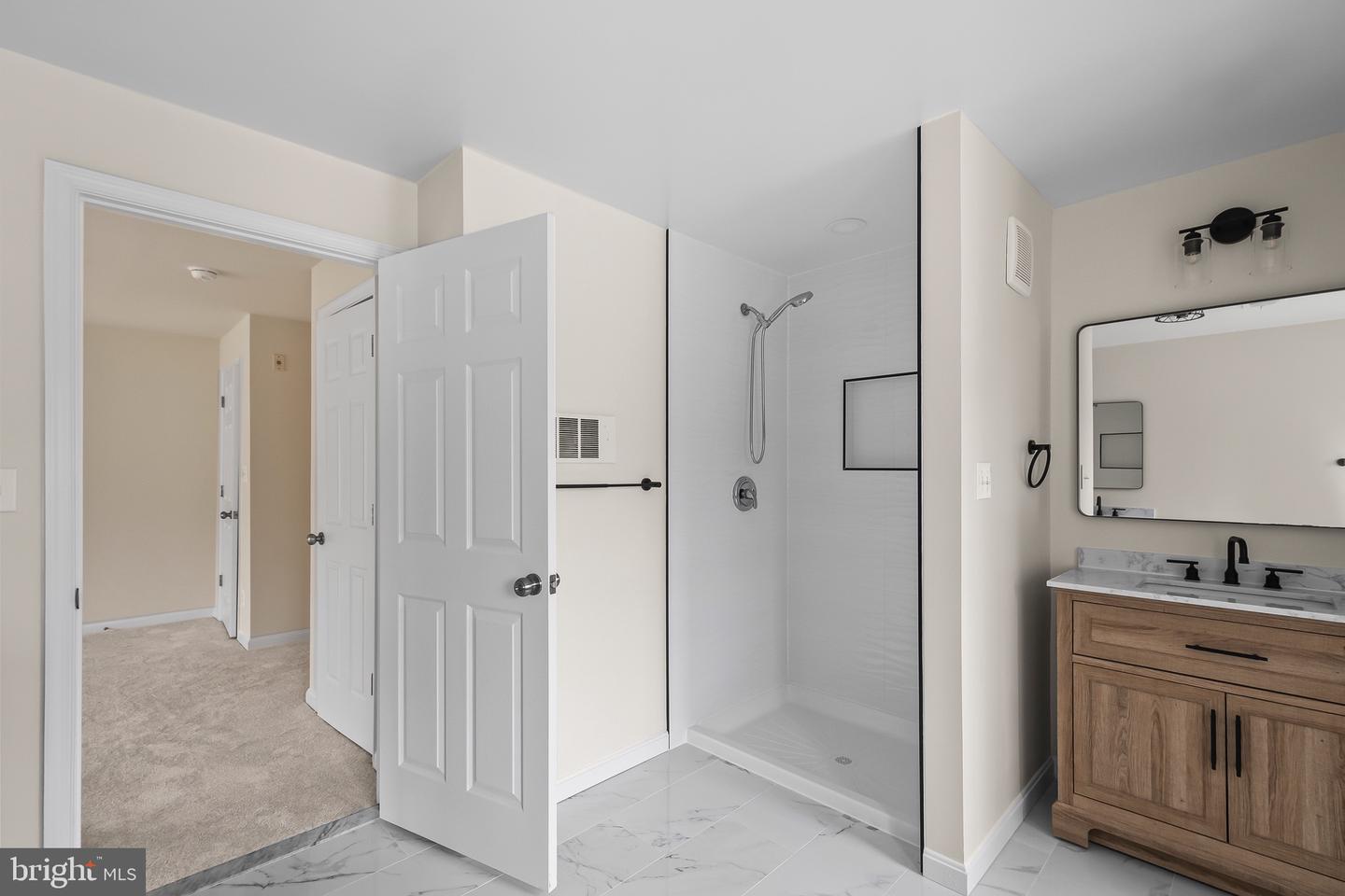 8934 MILFORD HAVEN CT #B, LORTON, Virginia 22079, 3 Bedrooms Bedrooms, ,2 BathroomsBathrooms,Residential,For sale,8934 MILFORD HAVEN CT #B,VAFX2279916 MLS # VAFX2279916