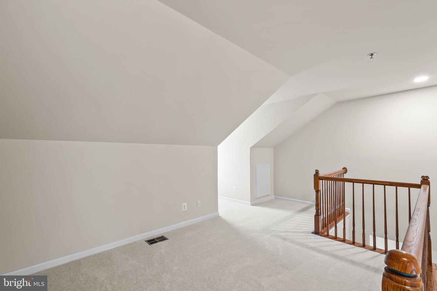 8934 MILFORD HAVEN CT #B, LORTON, Virginia 22079, 3 Bedrooms Bedrooms, ,2 BathroomsBathrooms,Residential,For sale,8934 MILFORD HAVEN CT #B,VAFX2279916 MLS # VAFX2279916