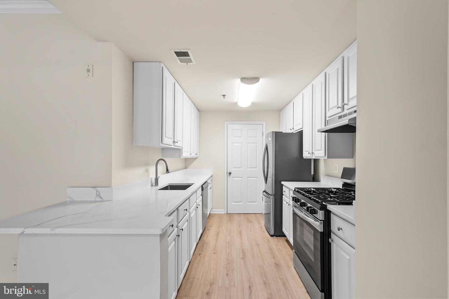 8934 MILFORD HAVEN CT #B, LORTON, Virginia 22079, 3 Bedrooms Bedrooms, ,2 BathroomsBathrooms,Residential,For sale,8934 MILFORD HAVEN CT #B,VAFX2279916 MLS # VAFX2279916